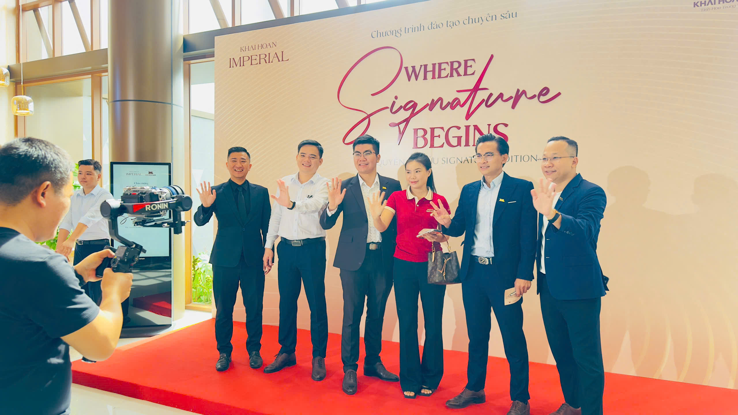 Khải Hoàn Imperial tổ chức chương trình đào tạo Nơi chữ ký bắt đầu tại Phòng trưng bày Khải Hoàn Imperial